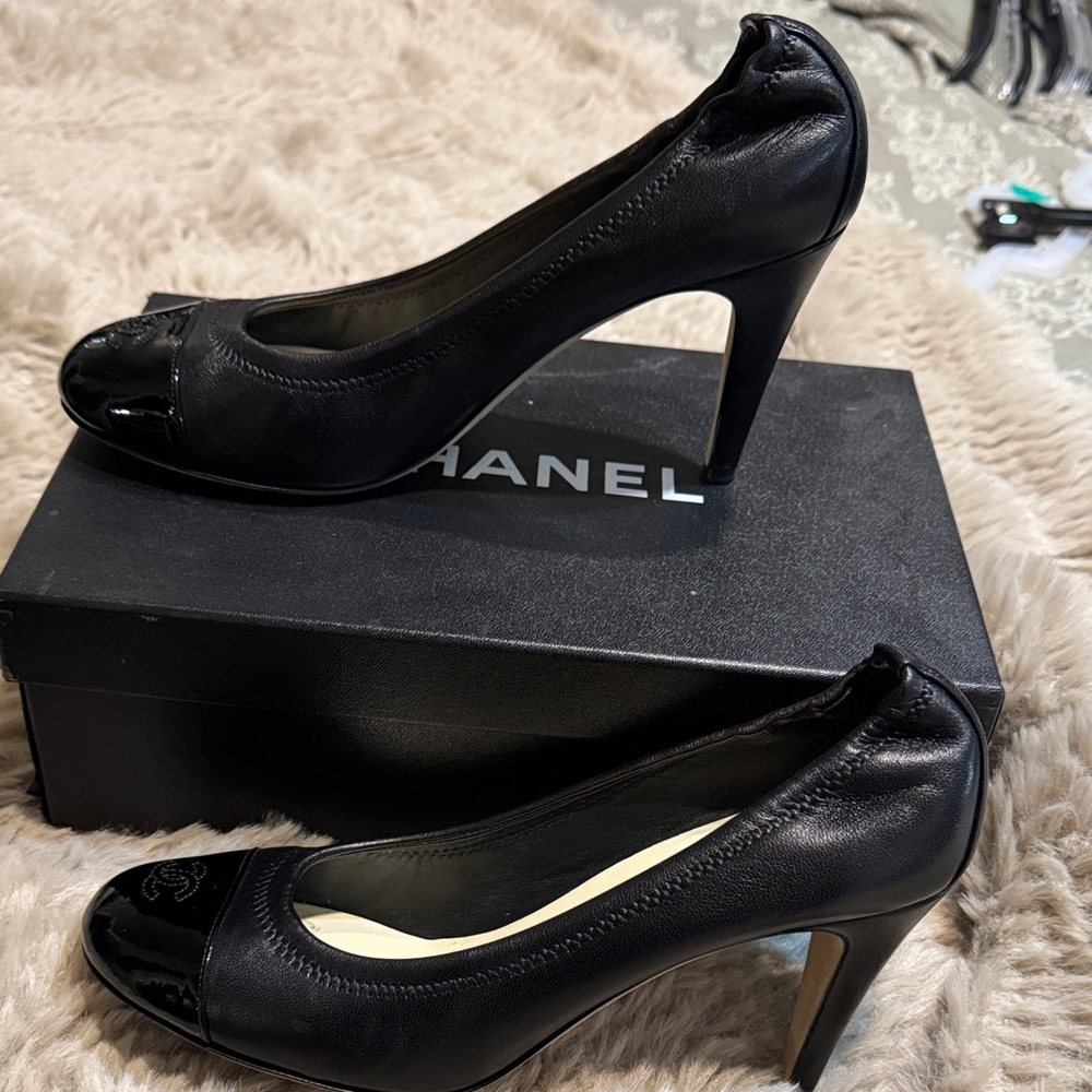 CHANEL Black lamb Skin Leather Heels - Picture 3 of 4